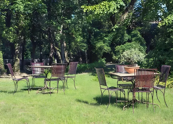 D'hote La Ronce Bed & Breakfast 3*
