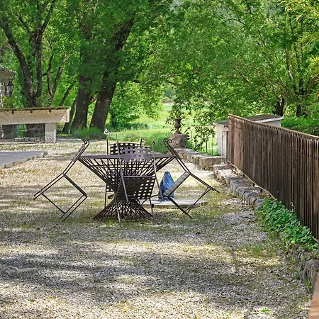 Domaine Du Chemin Royale Bed & Breakfast