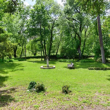 Domaine Du Chemin Royale 3* Saint-Germain (Ardeche)